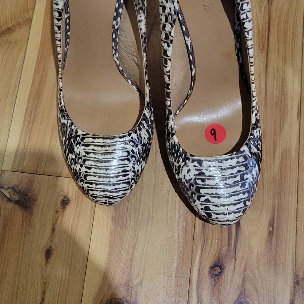 L.A.M.B Snakeskin Shoes (Size 9)